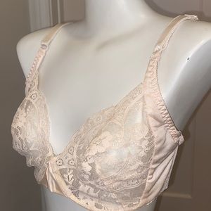 OLGA LACE 34D BRA UNDERWIRE IVORY NUDE FULL FIGURE